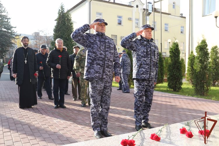 На Северном Кавказе прошли мероприятия, посвященные Дню памяти погибших при выполнении служебных обязанностей