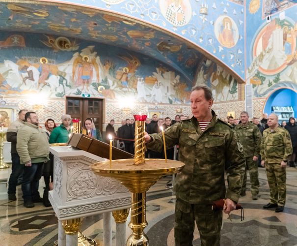 Директор Росгвардии генерал армии Виктор Золотов принял участие в молебне в Главном храме Росгвардии