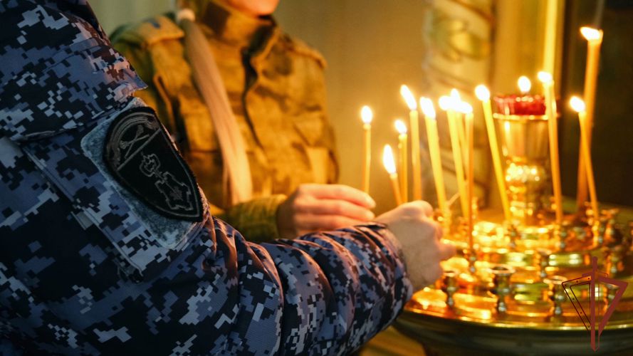 Память сотрудников и военнослужащих, погибших при исполнении служебного долга, почтили в Центральном округе Росгвардии  