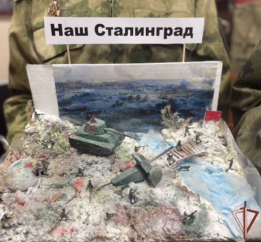 Школьники из Иркутска поддержали акцию Росгвардии и подготовили для ветеранов войны творческие подарки