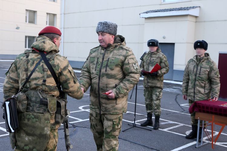 В Архангельске вручили государственные награды отличившимся в спецоперации росгвардейцам (видео)