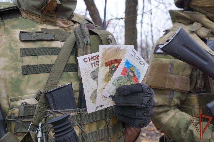 Росгвардейцы-участники спецоперации получили письма поддержки от школьников (ВИДЕО)