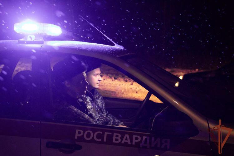 Патруль Росгвардии задержал в Свердловской области подозреваемого в покушении на убийство