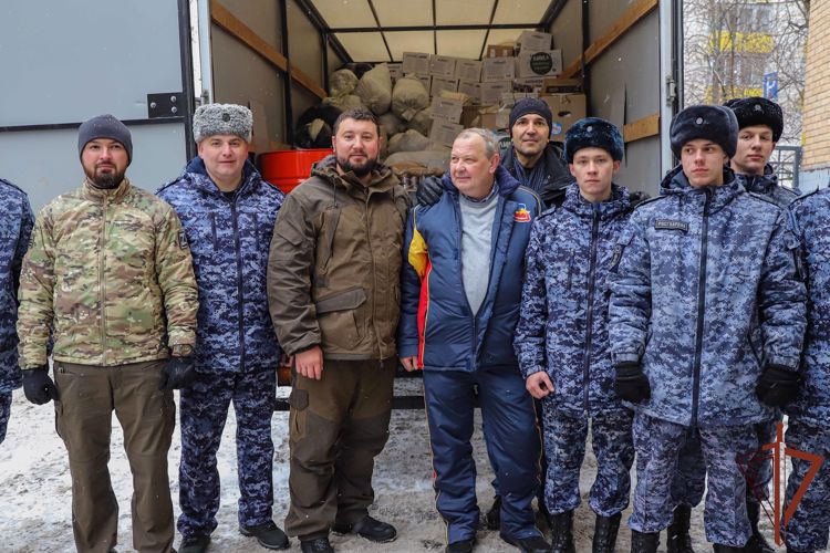 Росгвардейцы в Москве приняли участие в сборе гуманитарной помощи (видео)