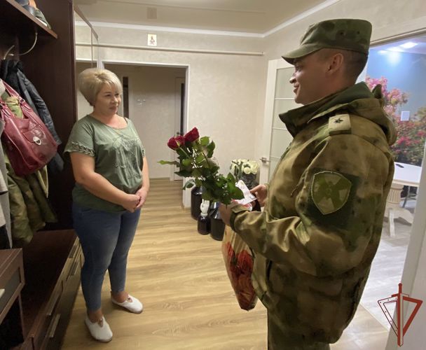 Военнослужащие Северо-Кавказского округа Росгвардии навестили семьи погибших сослуживцев