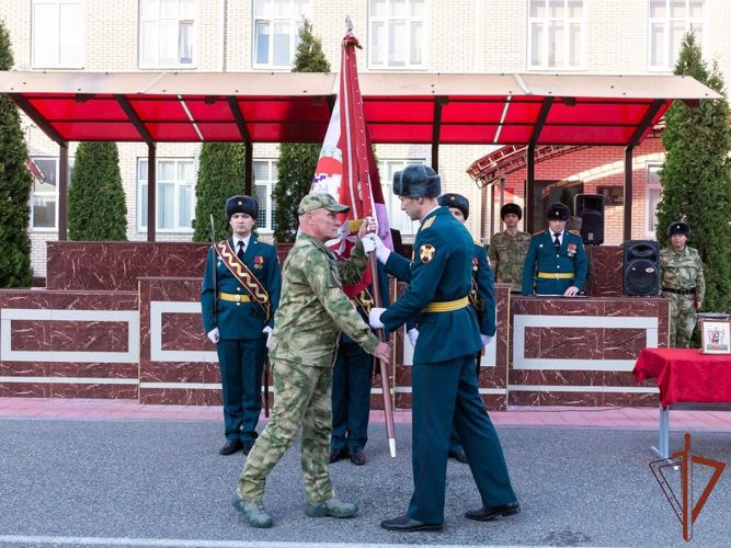 Воинским частям Северо-Кавказского округа Росгвардии вручены боевые знамена нового образца