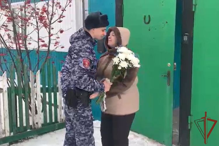 В Сибири росгвардейцы провели комплекс мероприятий посвящённых Дню матери