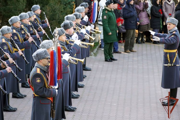 Росгвардия участвует в мероприятиях, приуроченных к 81-й годовщине первого освобождения Ростова-на-Дону от фашистских захватчиков