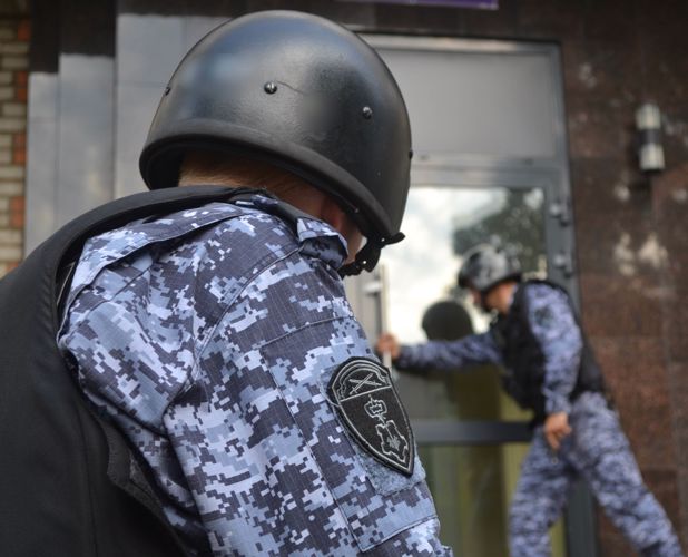 Росгвардейцы оказали содействие экстренным службам во время пожара в Великом Новгороде