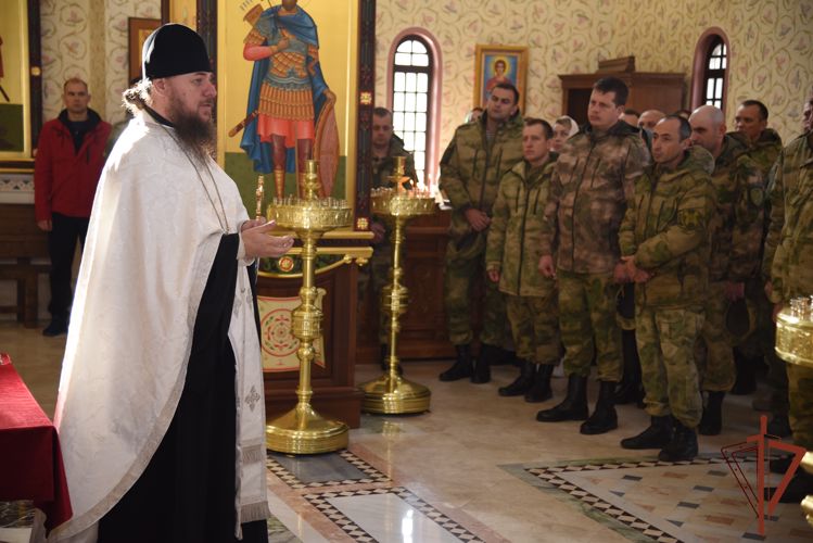 Первый водосвятный молебен состоялся в войсковом храме грозненского соединения Росгвардии
