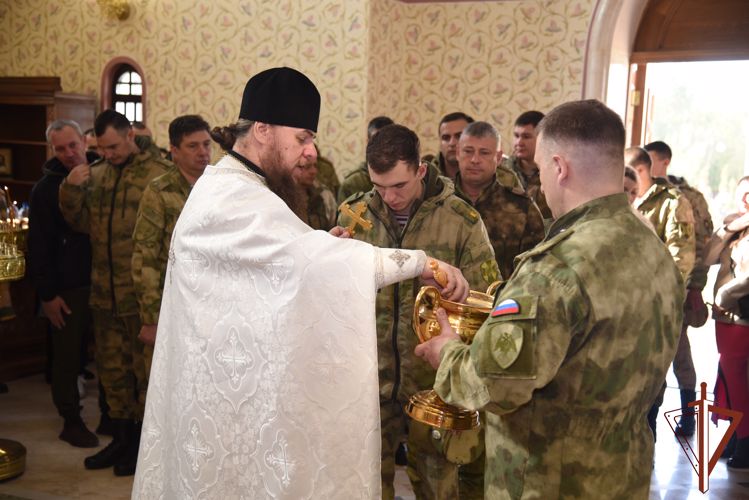 Первый водосвятный молебен состоялся в войсковом храме грозненского соединения Росгвардии