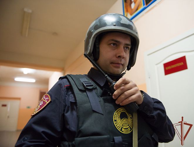 Благодаря бдительности росгвардейцев удалось вернуть домой пропавшую девочку-подростка из Челябинска