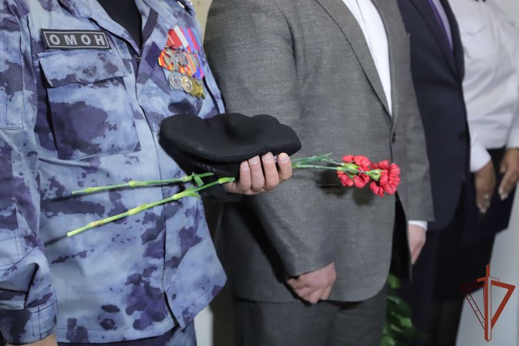 Память погибшего бойца Росгвардии увековечили в Перми