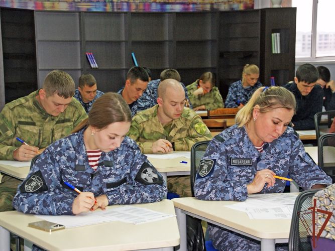 Росгвардейцы принимают участие в «Большом этнографическом диктанте» 