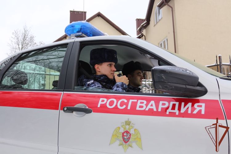Преследовавшего ребенка мужчину задержали росгвардейцы в Калининграде 