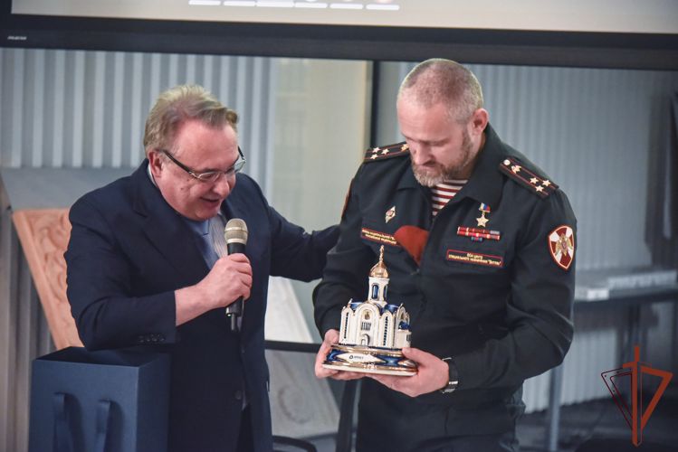 Росгвардейцы посетили технопарк концерна «КРОСТ»
