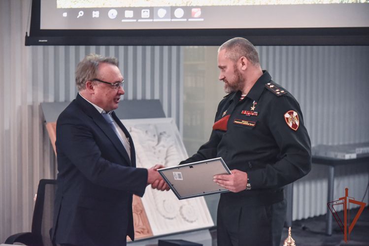 Росгвардейцы посетили технопарк концерна «КРОСТ»