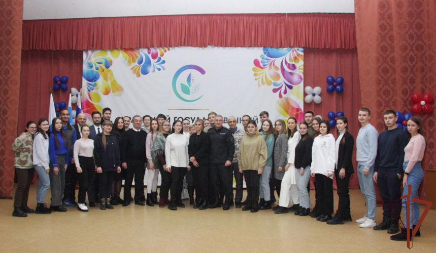 Уральские студенты встретились с участвовавшим в СВО чемпионом мира из Росгвардии