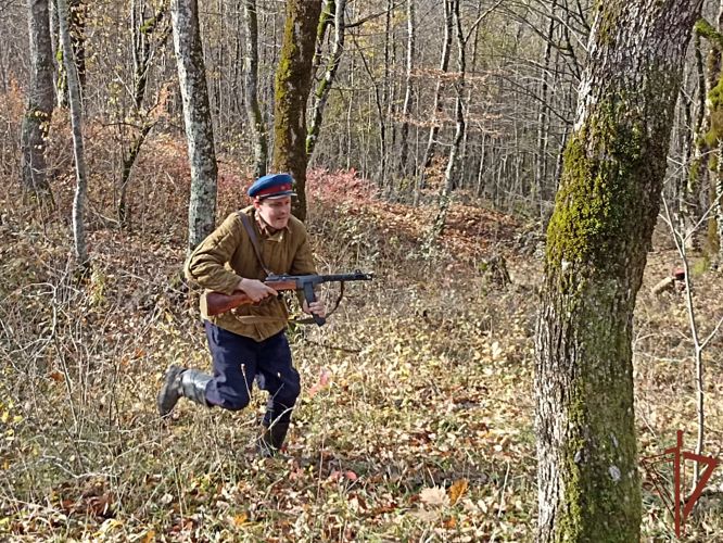 Память офицера-героя, павшего в одном из боев ВОВ, почтили на Кубани военнослужащие Росгвардии 