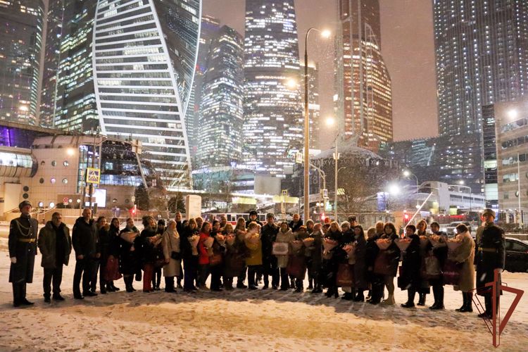 В преддверии Дня матери командир ОДОН провел встречу с семьями погибших военнослужащих