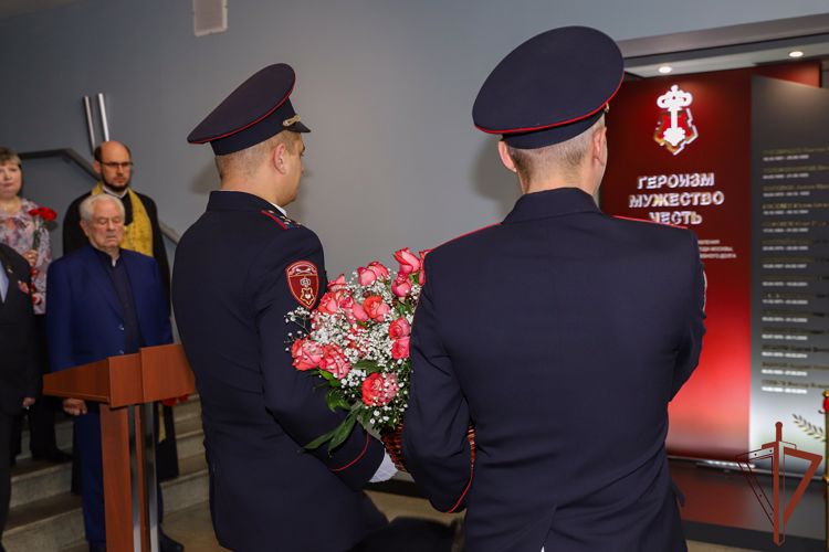 В Главном управлении Росгвардии по городу Москве почтили память погибших при исполнении служебного долга коллег