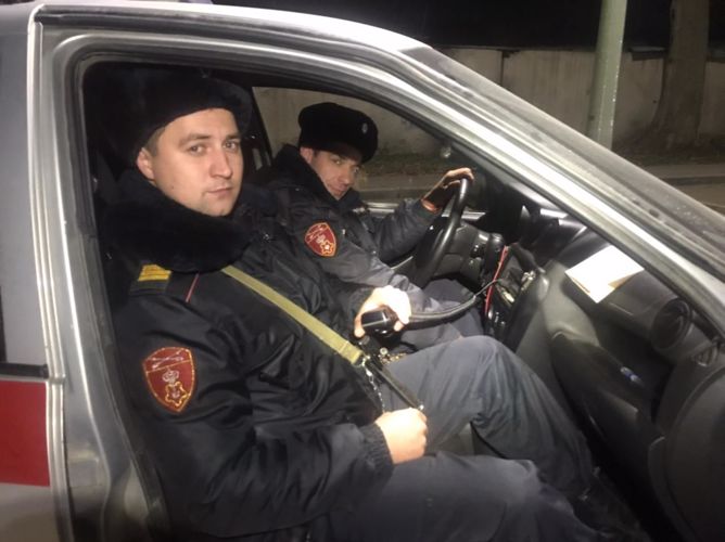 Экипаж Росгвардии в Новосибирске помог доставить беременную женщину в медучреждение