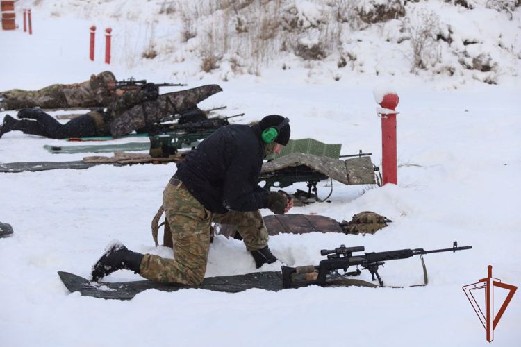 Учебные сборы снайперов спецподразделений Росгвардии  проходят в Сибири (видео)