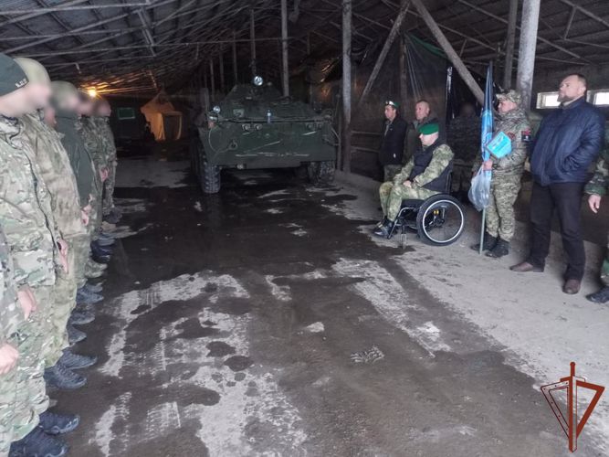 Ветераны войск правопорядка из Курска передали защитникам Донбасса посылки