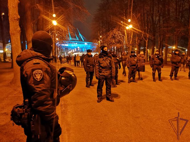 Росгвардия обеспечила безопасность международного футбольного матча в Санкт-Петербурге