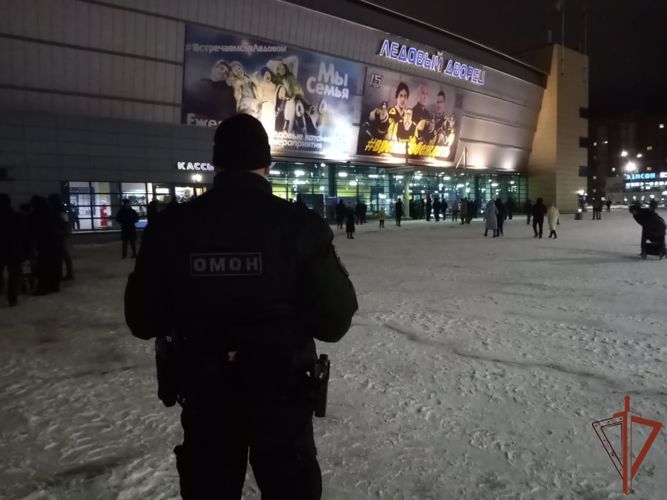Росгвардия обеспечила безопасность хоккейного матча в Череповце