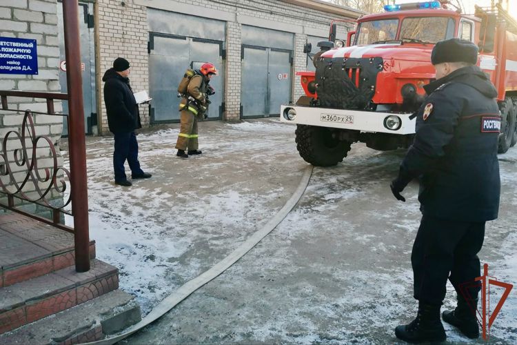 В Северо-Западном округе Росгвардии прошли пожарно-тактические учения