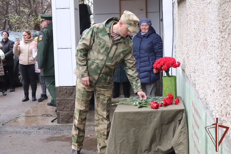 В Республике Башкортостан увековечили память погибшего росгвардейца 