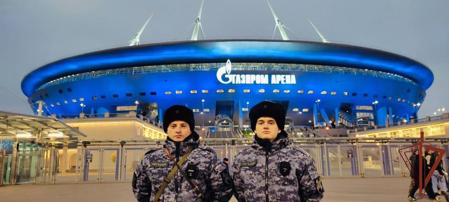 Безопасность  футбольного матча между женскими командами "Зенит" и "ЦСКА"  в Санкт-Петербурге  обеспечили росгвардейцы 