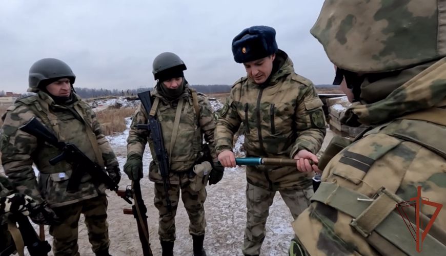 Росгвардейцы - участники СВО принимают участие в подготовке мобилизованных граждан в Ленинградской области