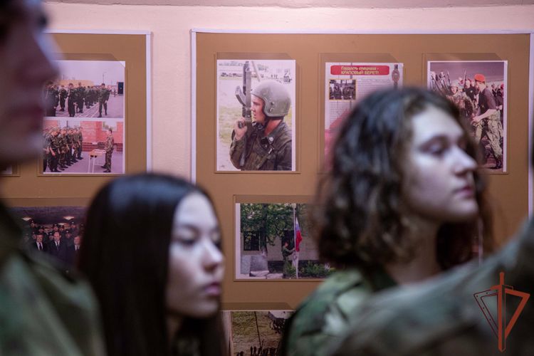 В преддверии Дня народного единства  росгвардейцы на Урале проводят праздничные  тематические мероприятия