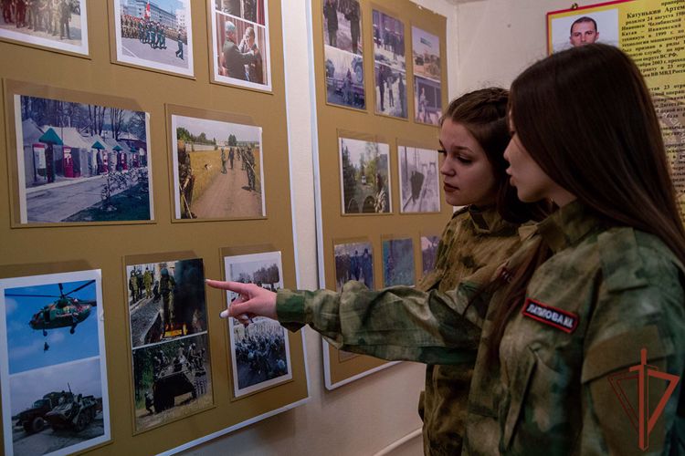 В преддверии Дня народного единства  росгвардейцы на Урале проводят праздничные  тематические мероприятия