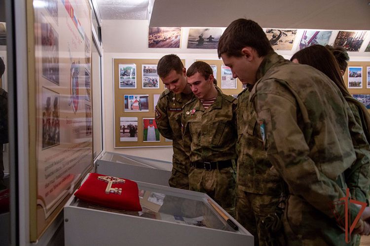 В преддверии Дня народного единства  росгвардейцы на Урале проводят праздничные  тематические мероприятия