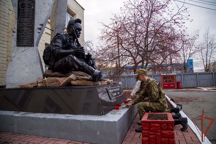 В преддверии Дня народного единства  росгвардейцы на Урале проводят праздничные  тематические мероприятия