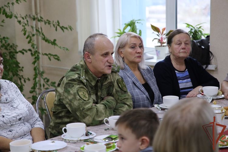 В Уральском округе представители Росгвардии почтили память погибших товарищей