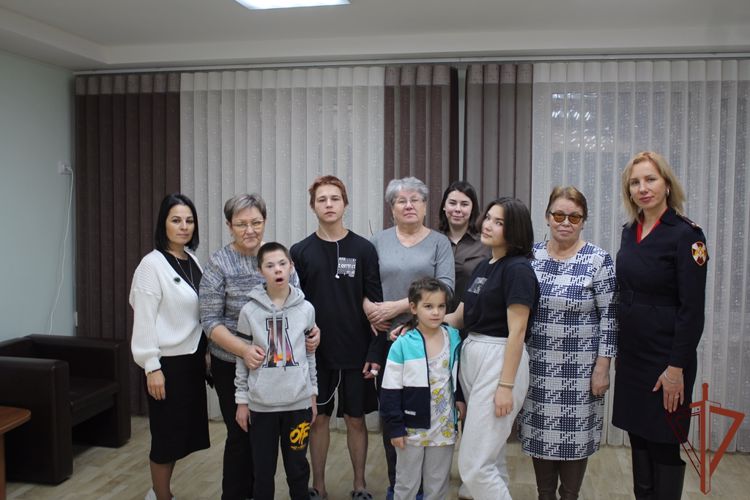 Росгвардия в Югре рассказала воспитанникам социального центра о 81-ой годовщине со дня открытия легендарной «Дороги жизни» 