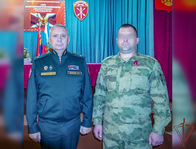 В Калининграде командующий СЗО Росгвардии наградил отличившегося в спецоперации росгвардейца 