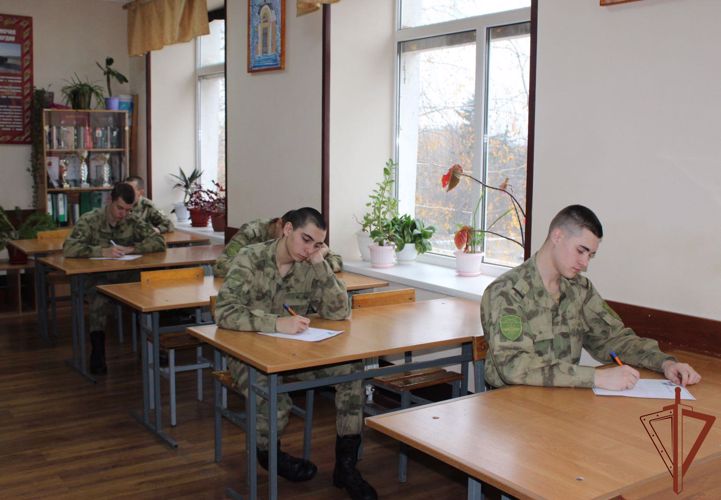 Росгвардейцы Северо-Кавказского округа поддержали акцию «С любовью к маме»