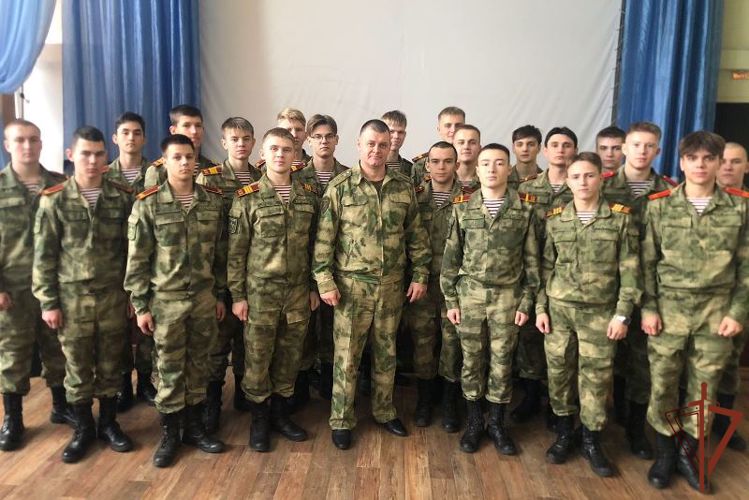  Юные патриоты из Сибири поддержали росгвардейцев - участников специальной военной операции на Украине
