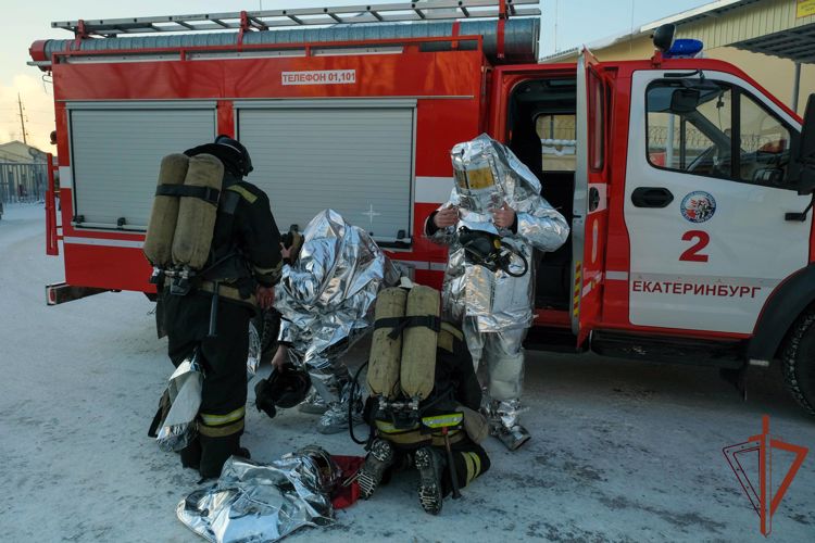 В Екатеринбурге прошли совместные пожарно-тактические учения Росгвардии и МЧС (видео)