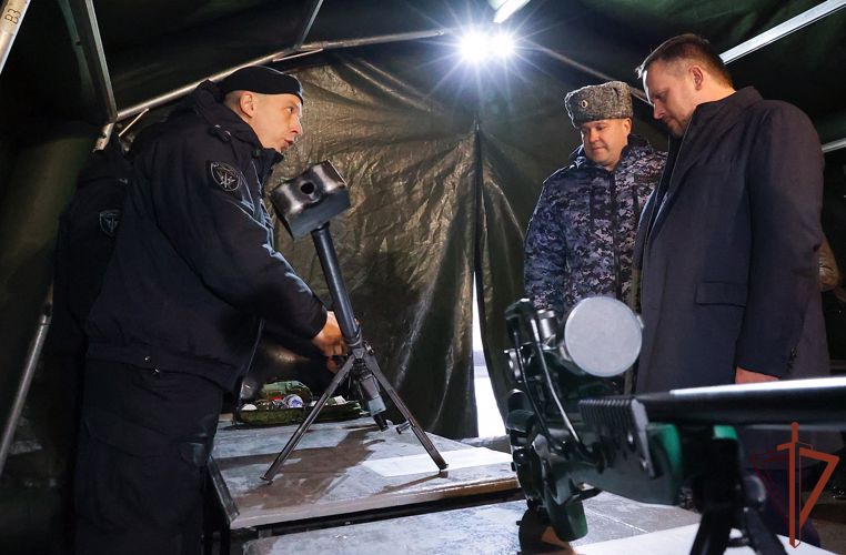 Губернатор Новгородской области передал спецподразделениям Росгвардии средства защиты и экипировки