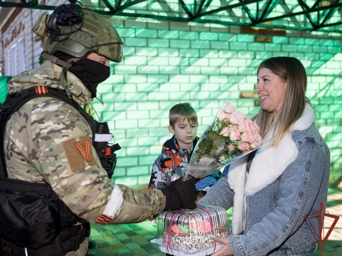 Росгвардейцы поблагодарили юную жительницу Белгорода за письма в поддержку участников специальной военной операции (ВИДЕО)