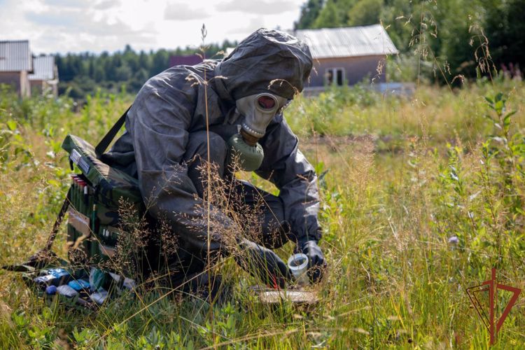 Подразделения РХБЗ войск национальной гвардии Российской Федерации отмечают 104-годовщину со дня образования службы