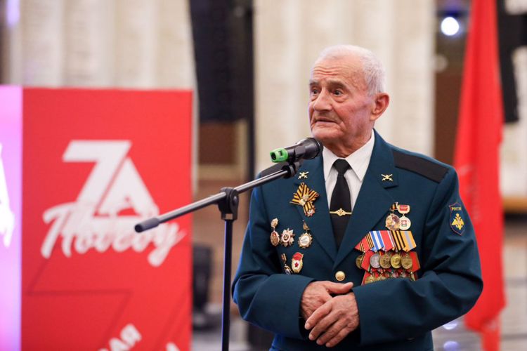 Генерал-полковник Игорь Ильяш вручил награды федеральным победителям  «Диктанта Победы - 2022»