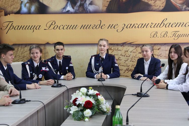 Росгвардия провела телемост для учеников Хабаровского края и Луганской Народной Республики