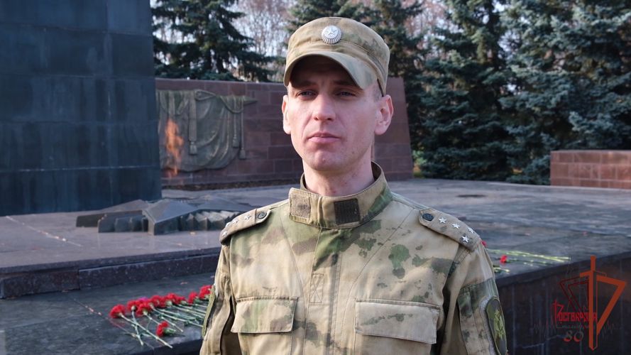 К патриотическому челленджу «Читаем Сараева»  присоединились росгвардейцы из Курской области  